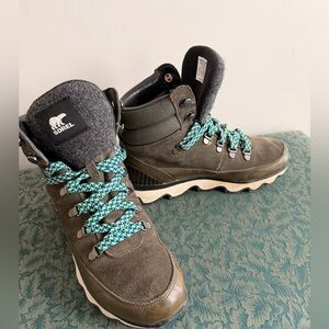 Sorel Green boots